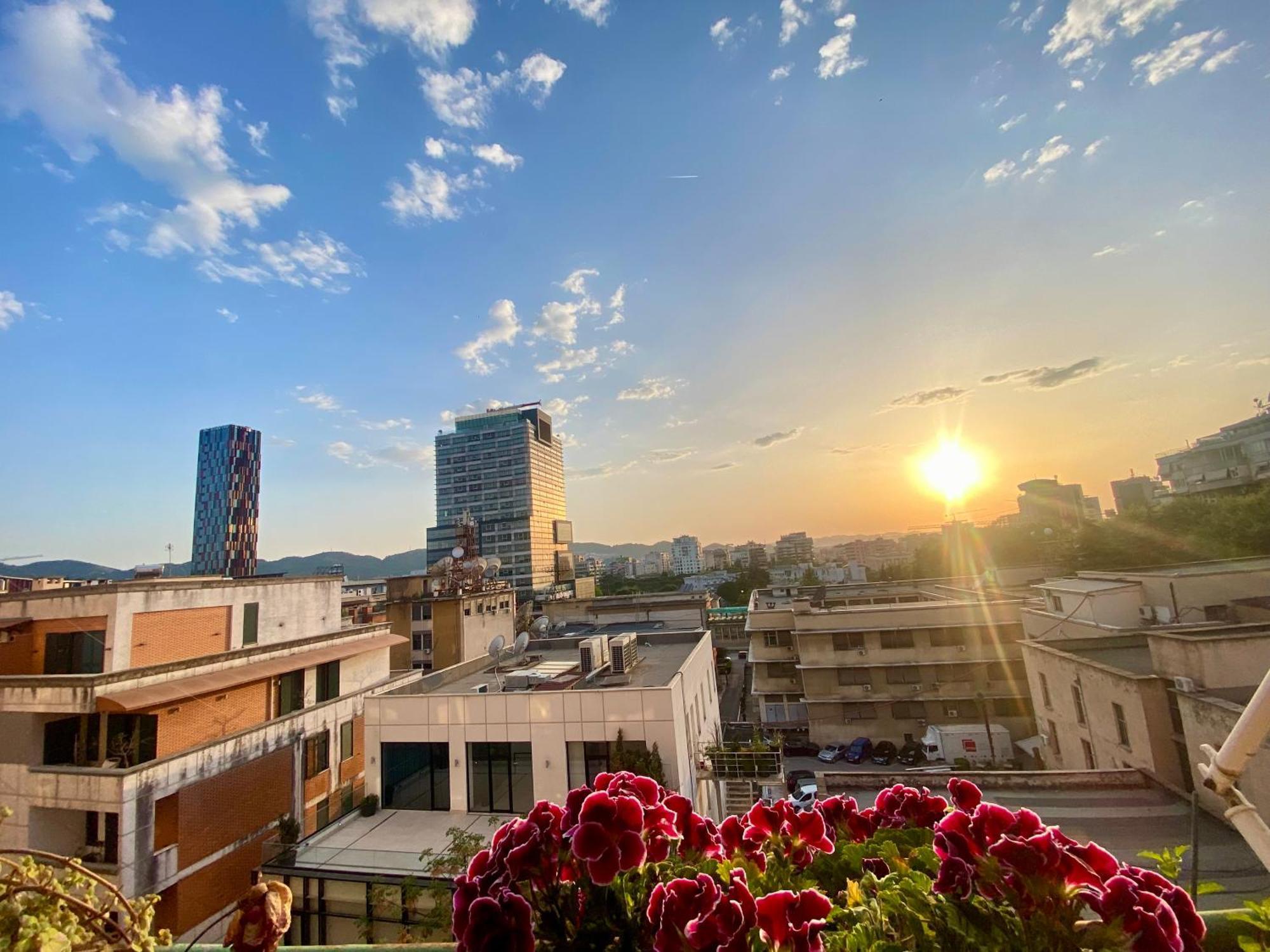 Rtsh Apartment Тирана Екстериор снимка
